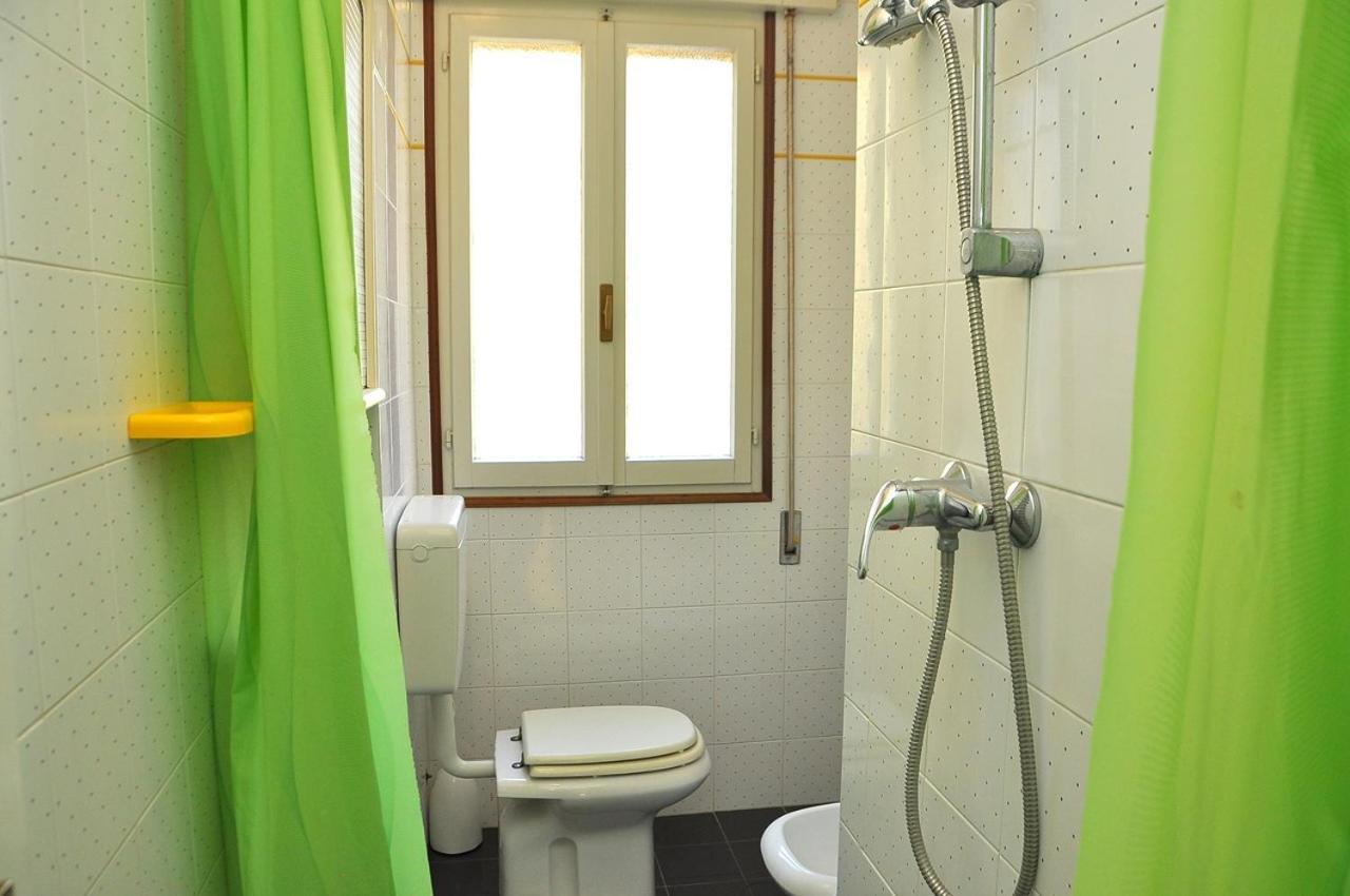 Nice Two-Bedroom Apartment 150M From The Beach บิบิโอเน ภายนอก รูปภาพ