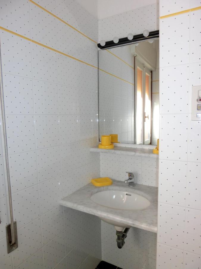 Nice Two-Bedroom Apartment 150M From The Beach บิบิโอเน ภายนอก รูปภาพ